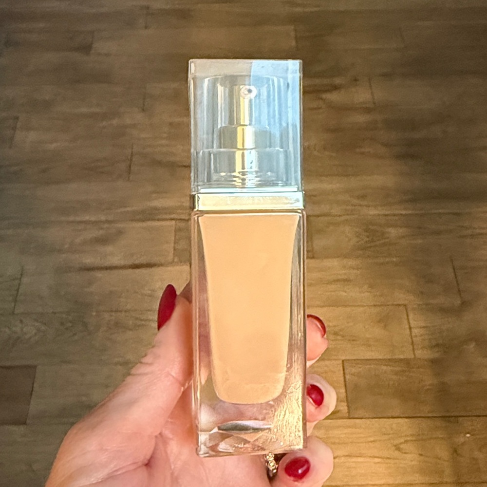 Estée Lauder ReNutriv Ultra Radiance Ivory Beige 3N1 - brand new! - Picture 2 of 7